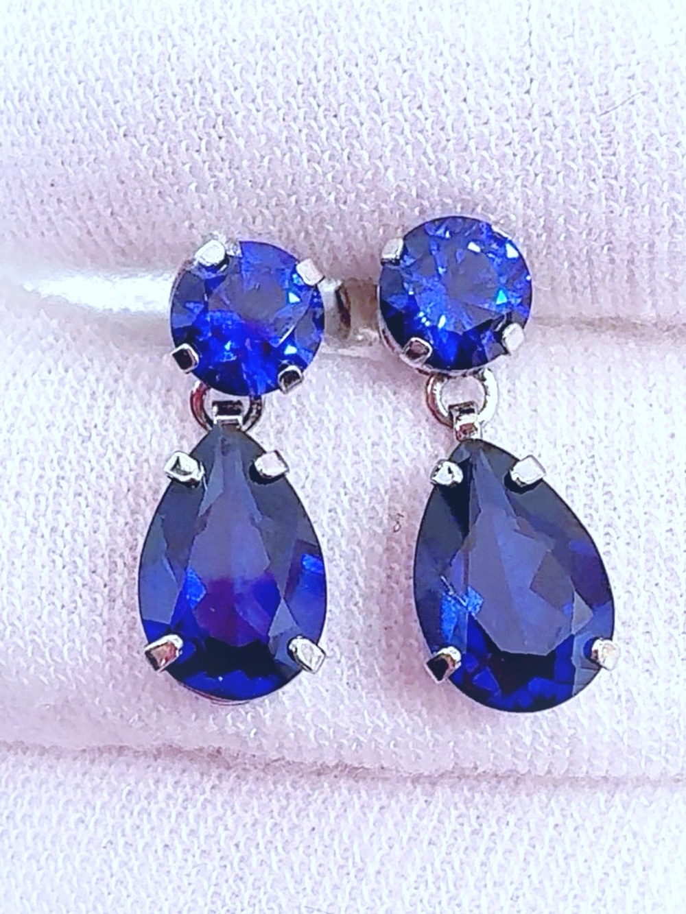 10k White Gold Blue Diamond / Sapphire Earrings!